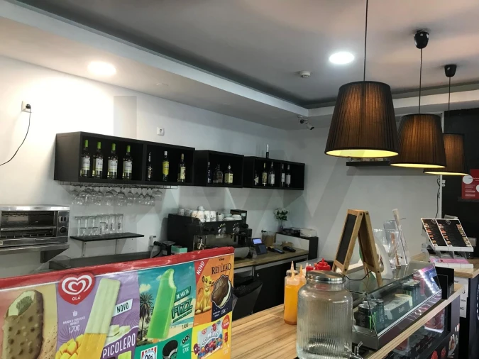 Loja para Trespasse em Sacavém e Prior Velho Foto 5