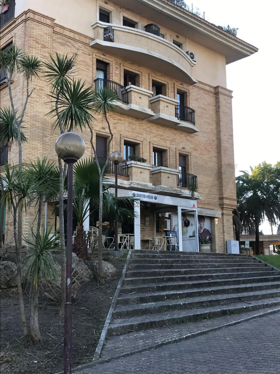 Loja para Trespasse em Sacavém e Prior Velho Foto 8