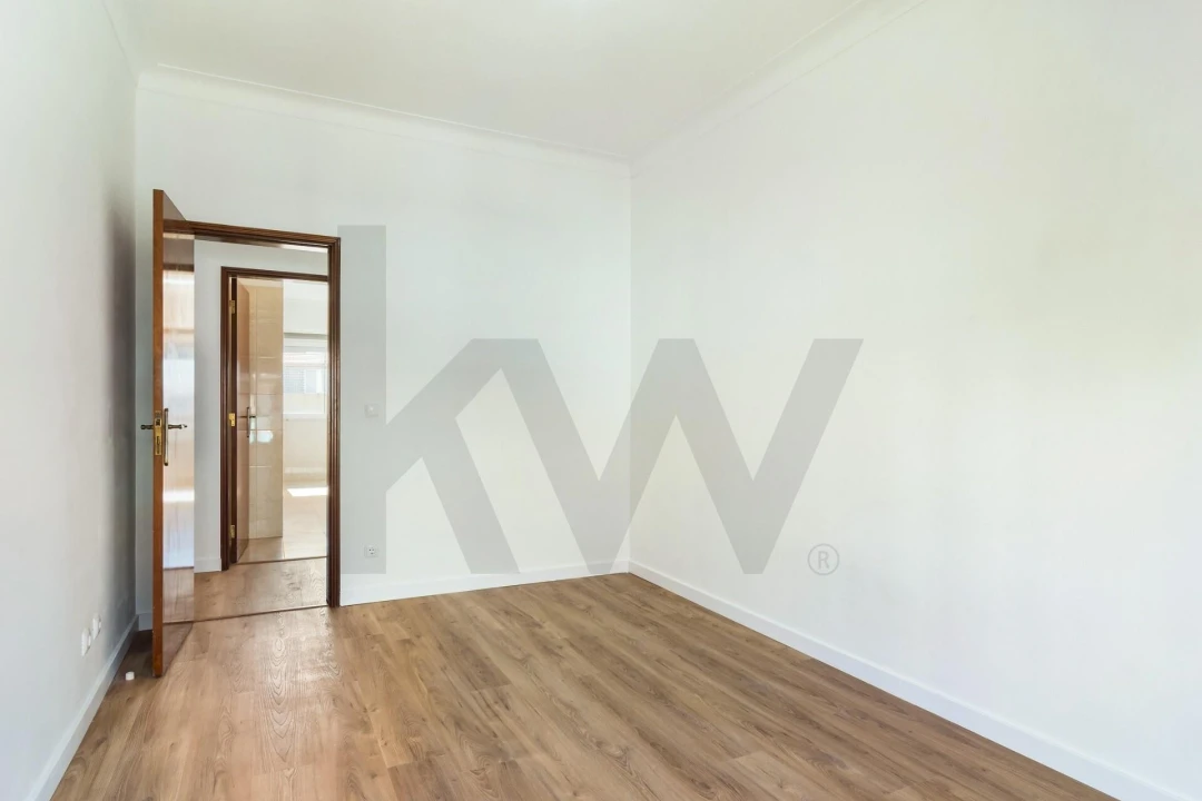 Apartamento T2 para Arrendamento em Almada, Cova da Piedade, Pragal e Cacilhas Foto 15