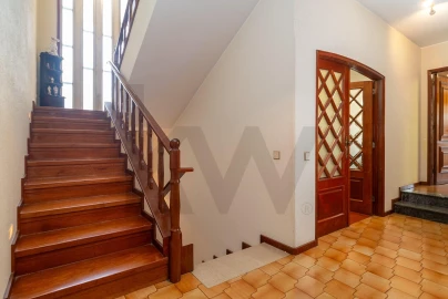 Moradia T4 para Venda em Mafamude e Vilar do Paraíso