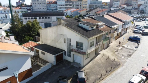 Moradia T4 para Venda em Mafamude e Vilar do Paraíso