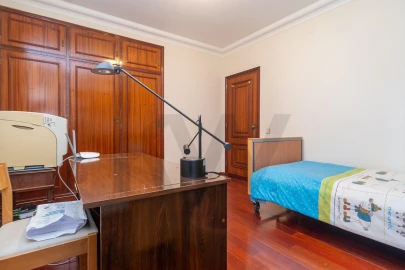 Moradia T4 para Venda em Mafamude e Vilar do Paraíso