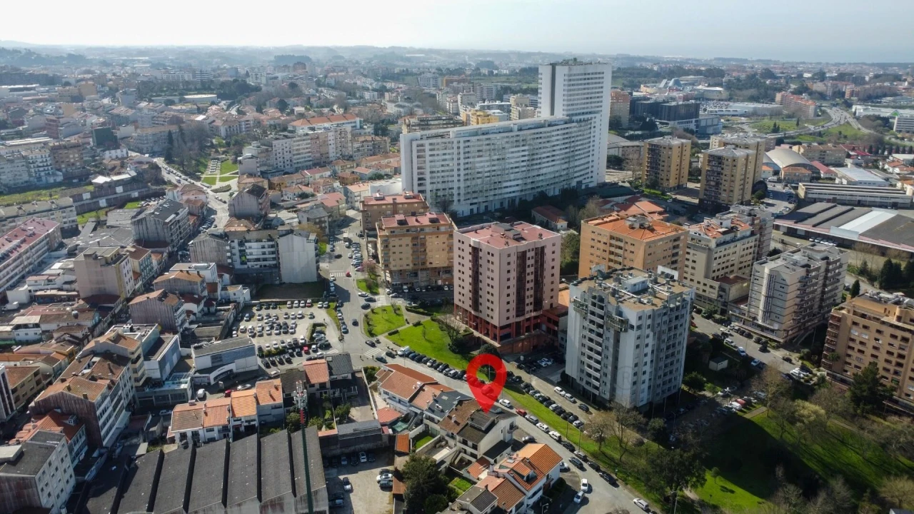 Moradia T4 para Venda em Mafamude e Vilar do Paraíso Foto 1