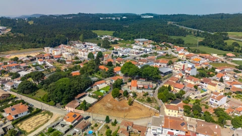 Terreno para Venda em Castêlo da Maia