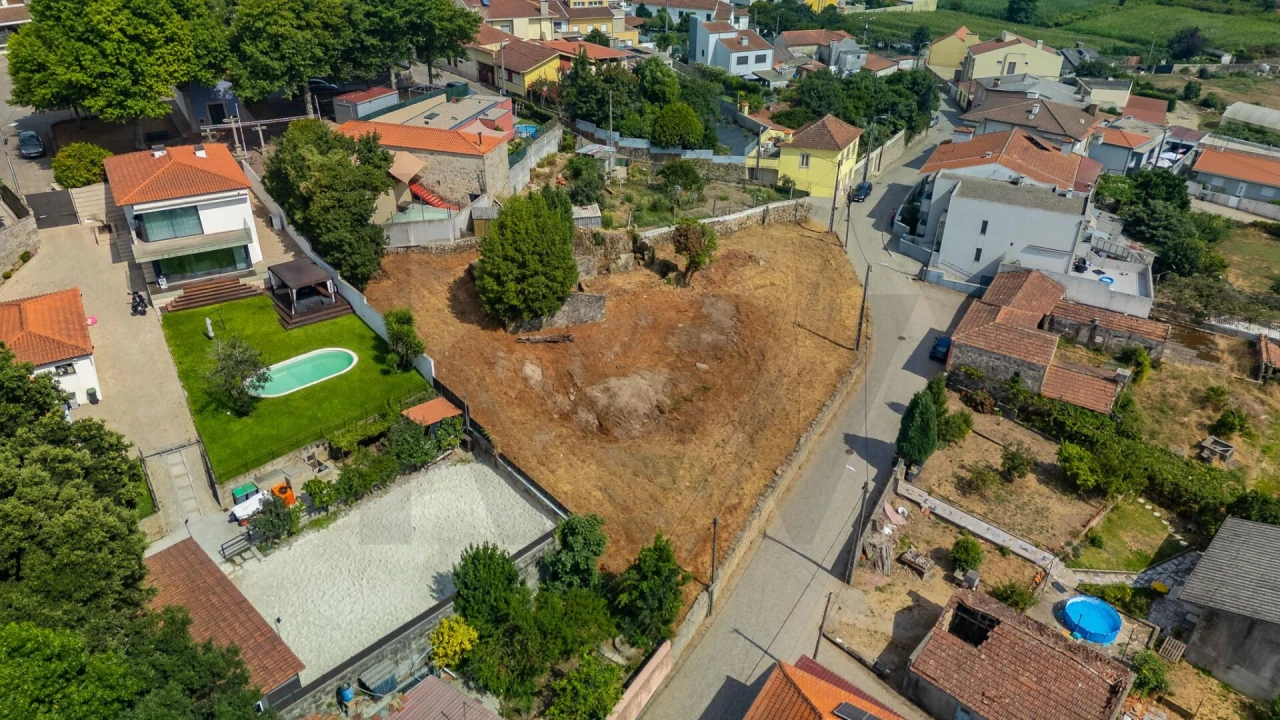 Terreno para Venda em Castêlo da Maia Foto 14