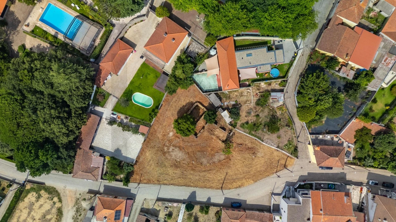 Terreno para Venda em Castêlo da Maia Foto 7