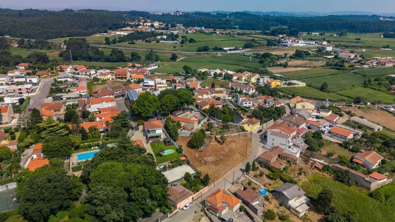 Terreno para Venda em Castêlo da Maia Foto 12