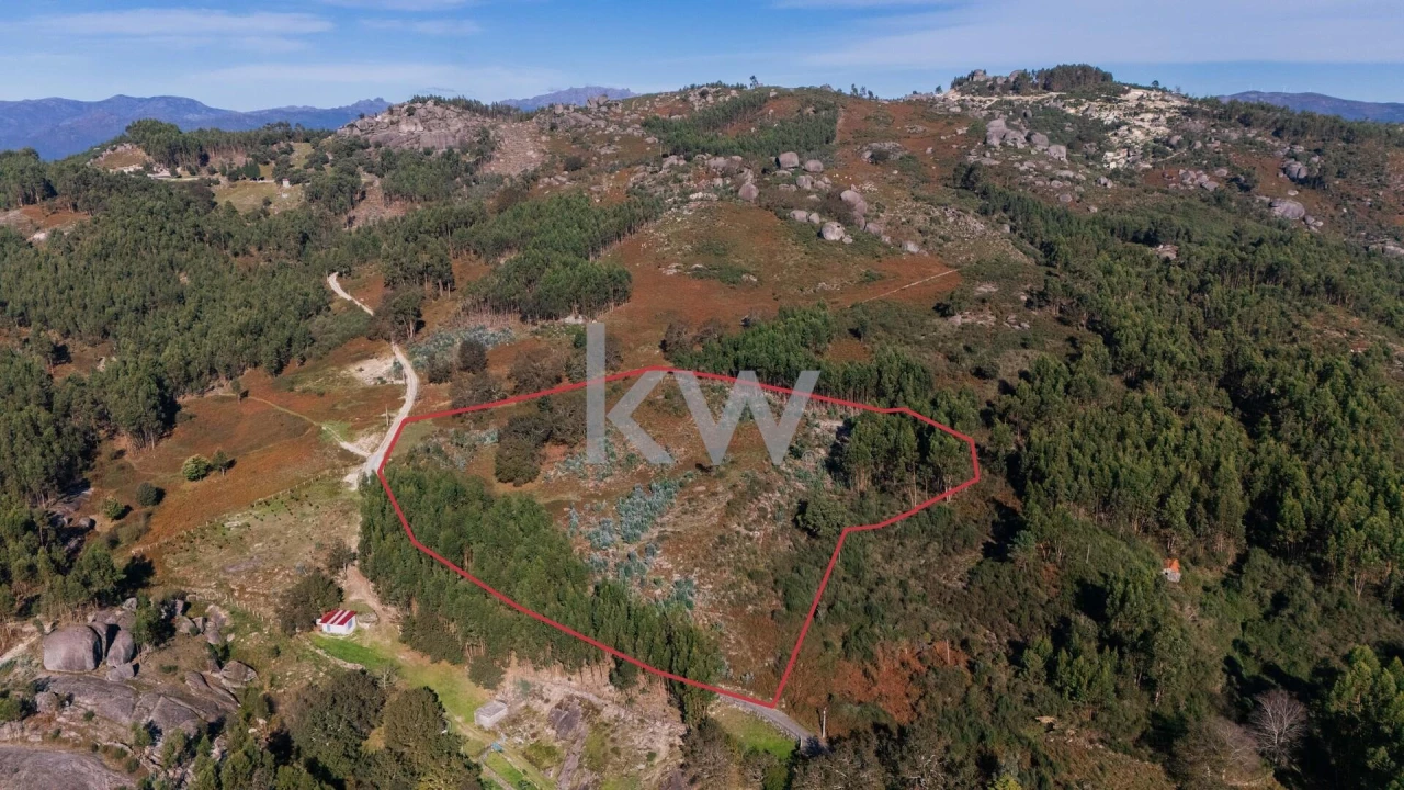 Terreno para Venda em Anissó e Soutelo Foto 2