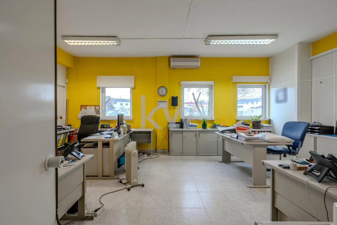 Armazém para Venda em Seixal, Arrentela e Aldeia de Paio Pires Foto 15