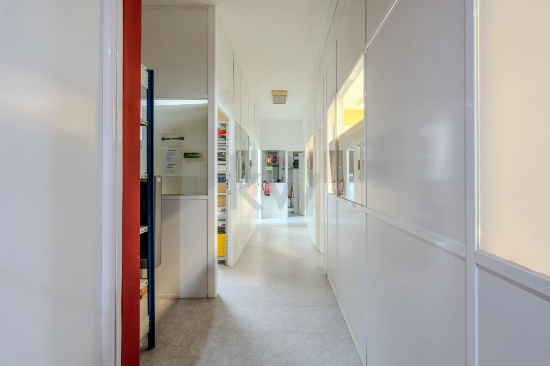 Armazém para Venda em Seixal, Arrentela e Aldeia de Paio Pires Foto 14