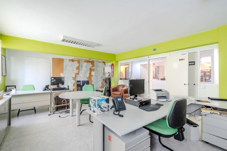 Armazém para Venda em Seixal, Arrentela e Aldeia de Paio Pires Foto 36