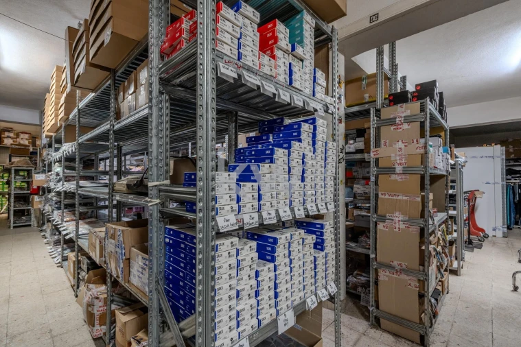 Armazém para Venda em Seixal, Arrentela e Aldeia de Paio Pires Foto 20