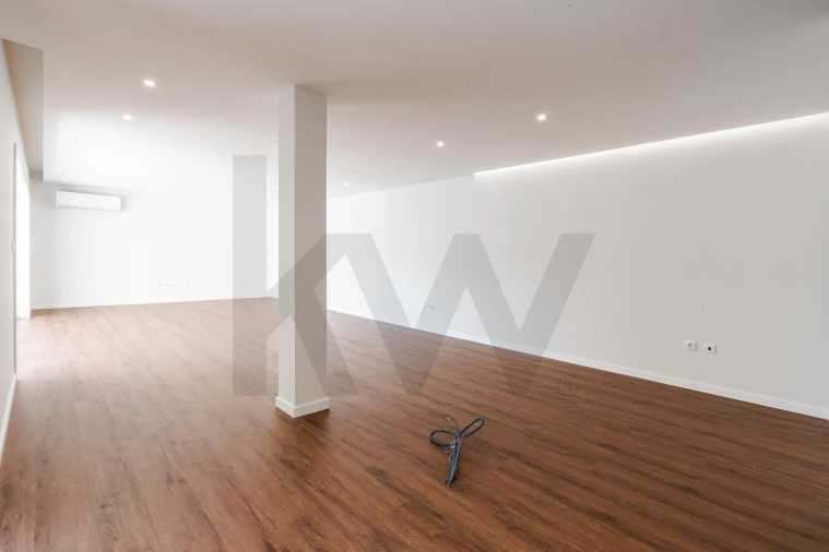 Apartamento T4 para Venda em Silvalde Foto 2