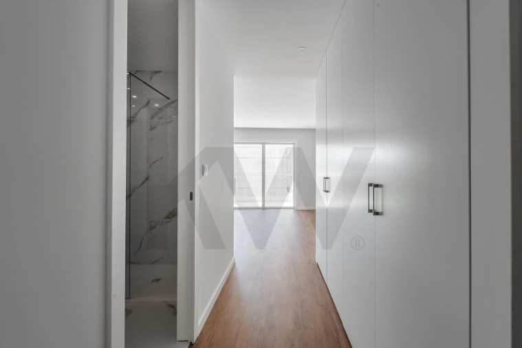 Apartamento T4 para Venda em Silvalde Foto 9