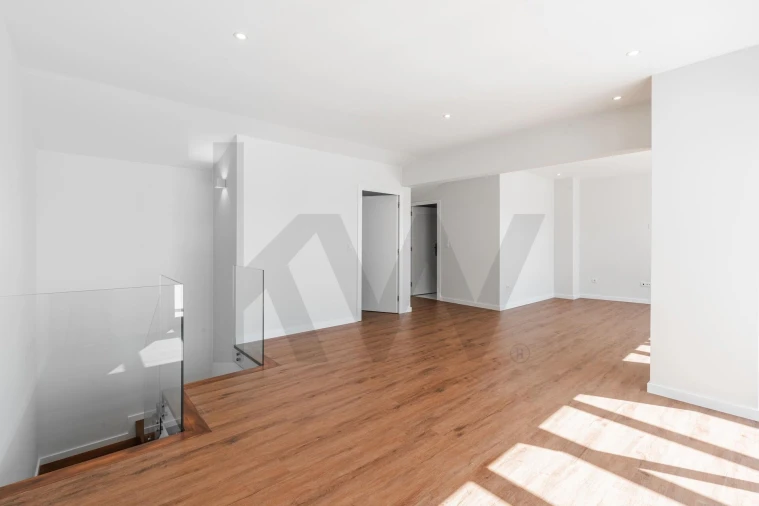 Apartamento T4 para Venda em Silvalde Foto 19