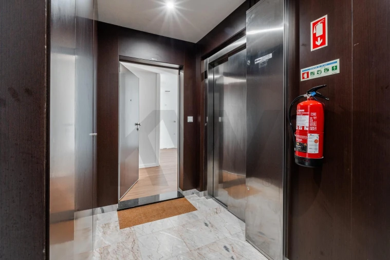 Apartamento T4 para Venda em Silvalde Foto 28