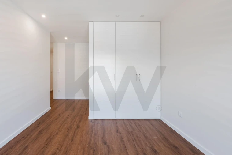 Apartamento T4 para Venda em Silvalde Foto 17