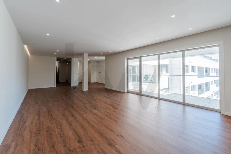 Apartamento T4 para Venda em Silvalde Foto 4