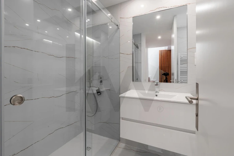 Apartamento T4 para Venda em Silvalde Foto 7