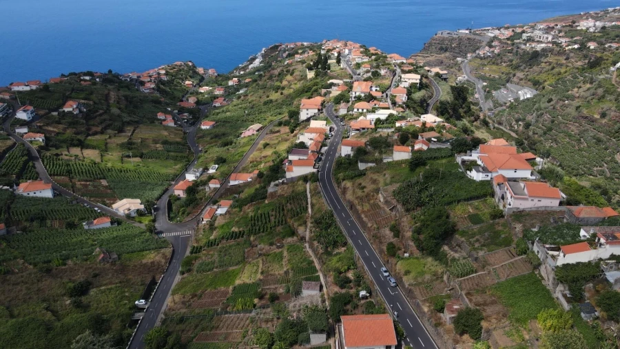Terreno para Venda em Arco da Calheta Foto 8
