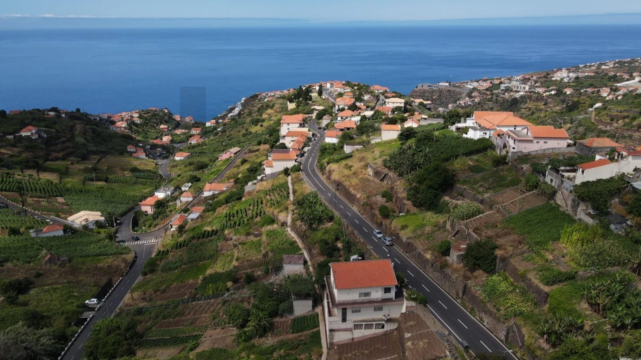 Terreno para Venda em Arco da Calheta Foto 12