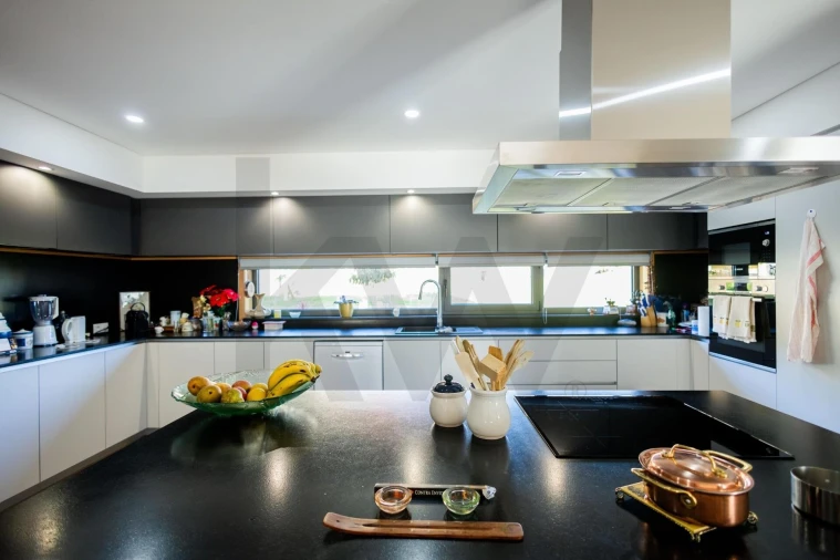 Moradia T4 para Venda em Rio Mau Foto 15