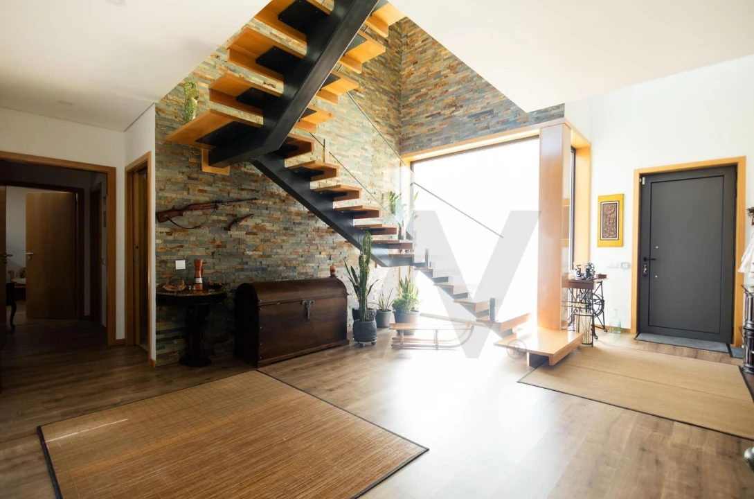 Moradia T4 para Venda em Rio Mau Foto 19