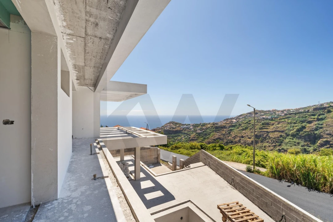 Moradia T4 para Venda em Ribeira Brava Foto 6