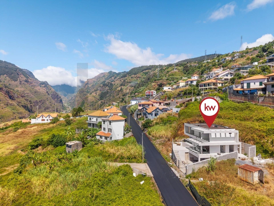Moradia T4 para Venda em Ribeira Brava Foto 20