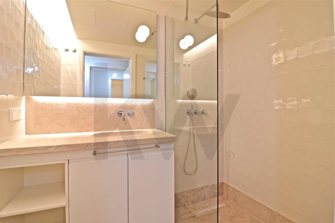 Apartamento T2 para Venda em Santo António Foto 11