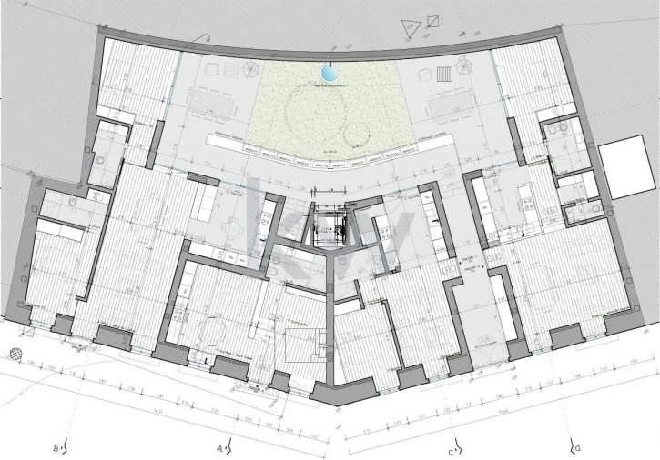 Prédio para Venda em Santa Maria do Castelo e Santiago e Santa Susana Foto 12