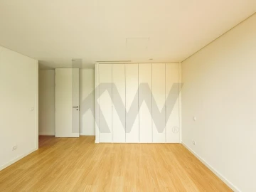 Apartamento T3 para Venda em Requeixo, Nossa Senhora de Fátima e Nariz
