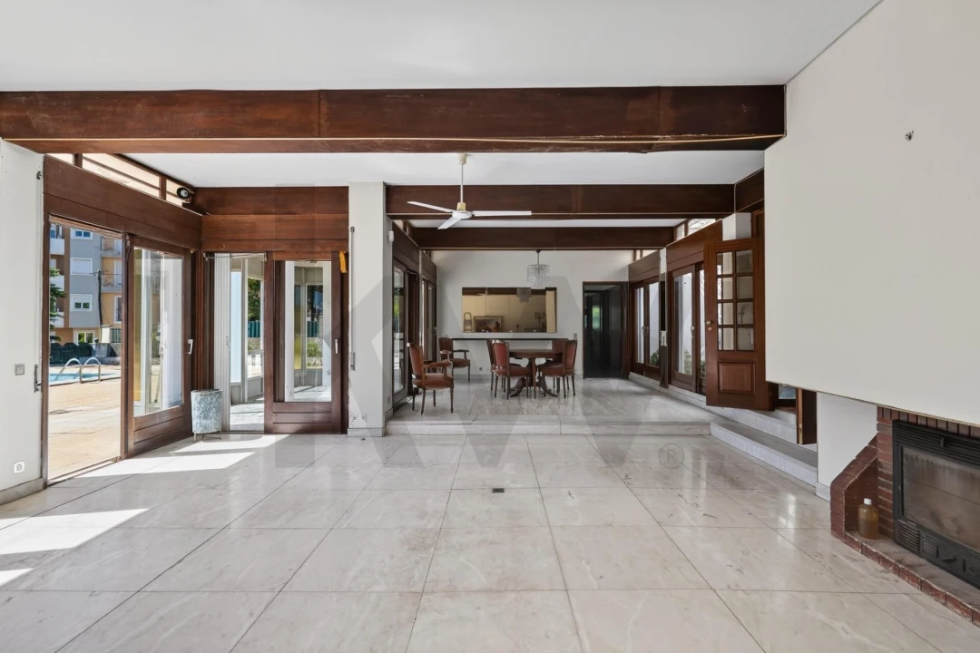 Moradia T6 para Venda em Carcavelos e Parede Foto 16