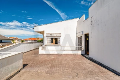 Moradia T6 para Venda em Carcavelos e Parede