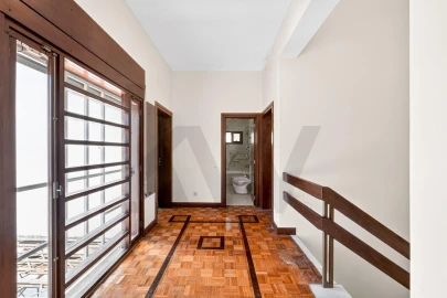 Moradia T6 para Venda em Carcavelos e Parede