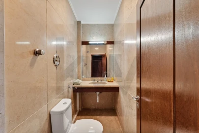Moradia T6 para Venda em Carcavelos e Parede