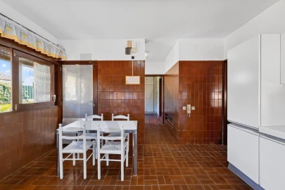 Moradia T6 para Venda em Carcavelos e Parede