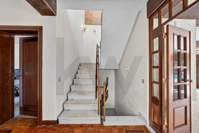 Moradia T6 para Venda em Carcavelos e Parede