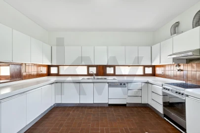 Moradia T6 para Venda em Carcavelos e Parede