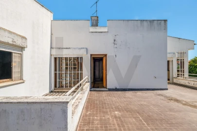 Moradia T6 para Venda em Carcavelos e Parede