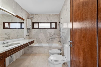 Moradia T6 para Venda em Carcavelos e Parede