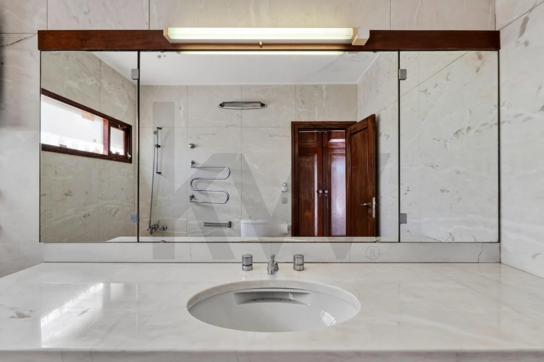 Moradia T6 para Venda em Carcavelos e Parede Foto 27