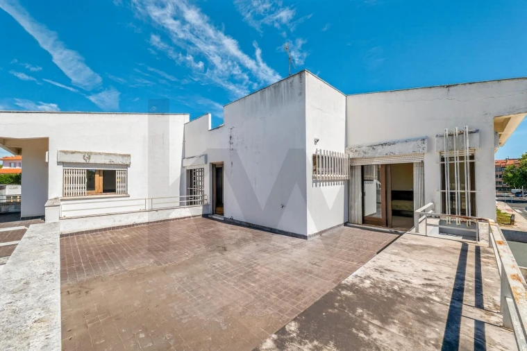 Moradia T6 para Venda em Carcavelos e Parede Foto 50