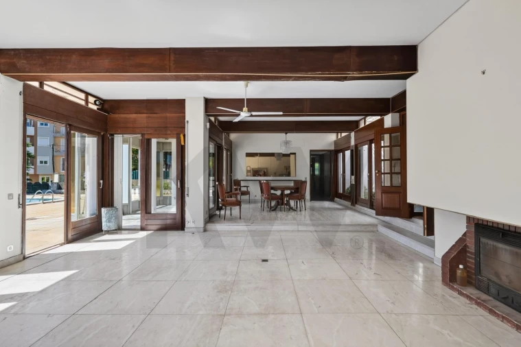 Moradia T6 para Venda em Carcavelos e Parede Foto 16