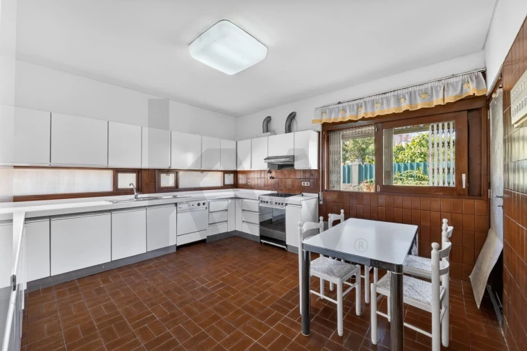 Moradia T6 para Venda em Carcavelos e Parede Foto 19