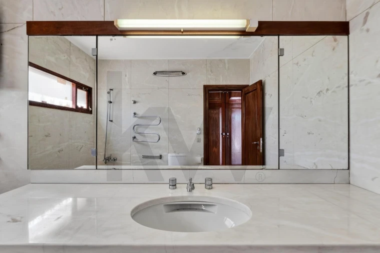 Moradia T6 para Venda em Carcavelos e Parede Foto 27