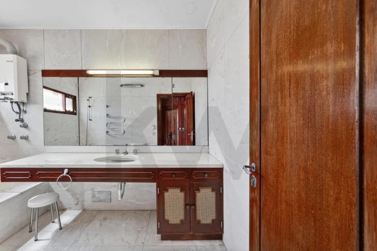 Moradia T6 para Venda em Carcavelos e Parede Foto 26
