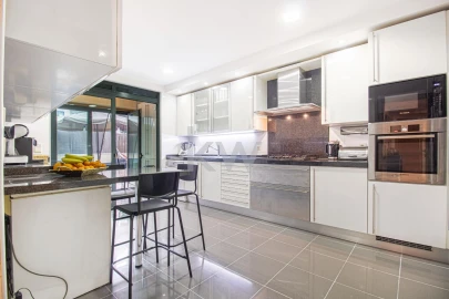 Apartamento T5 para Venda em Lumiar