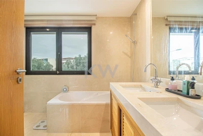 Apartamento T5 para Venda em Lumiar