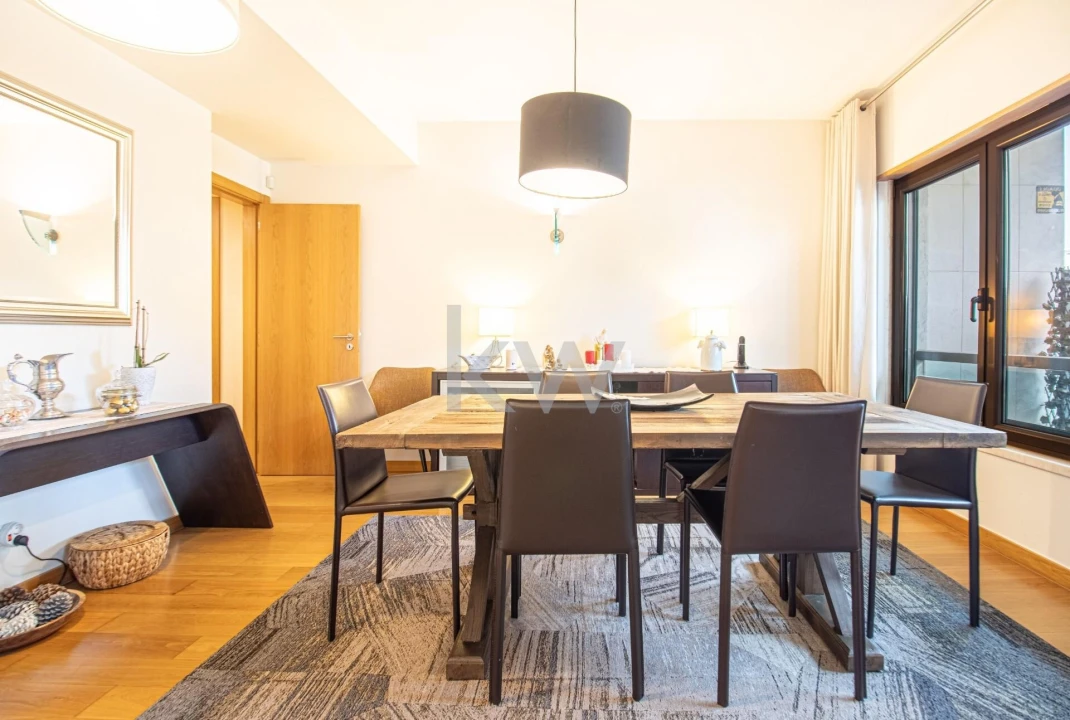 Apartamento T5 para Venda em Lumiar Foto 9